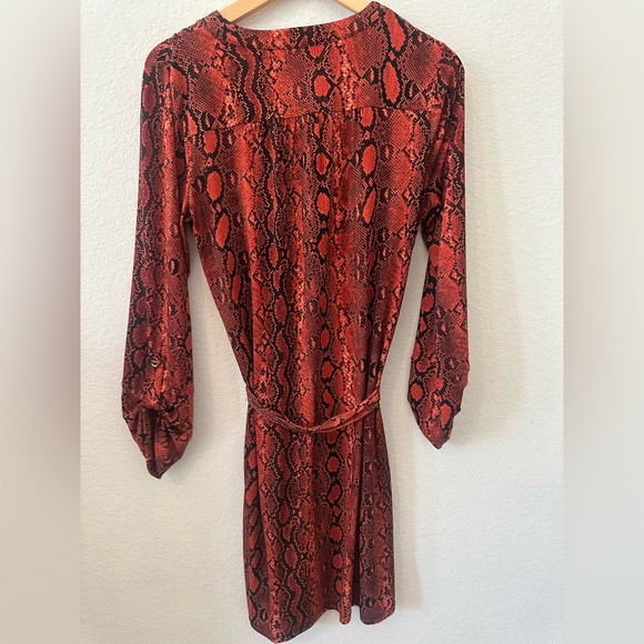 Michael Kors Orange Snake Print gold chain Dress with tie waist . - Picture 4 of 5